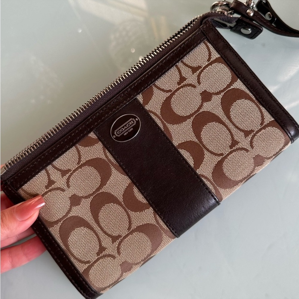 LIKE NEW COACH MONOGRAM WRISTLET WALLET